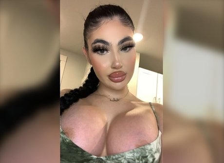 playgirlmia onlyfans photo