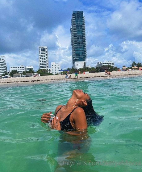 aaliyahfoxxx onlyfans nudes leaks