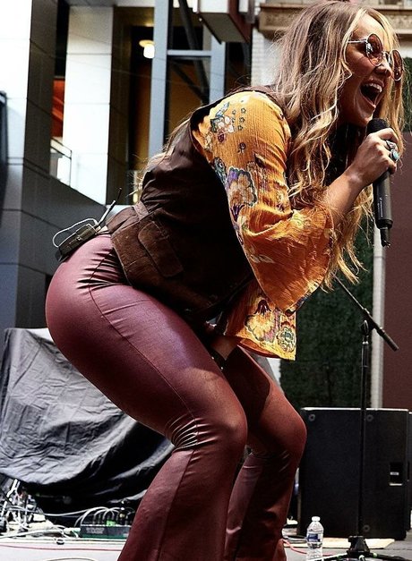 Lainey Wilson leak onlyfans porn