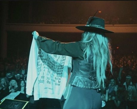 Lainey Wilson leak onlyfans