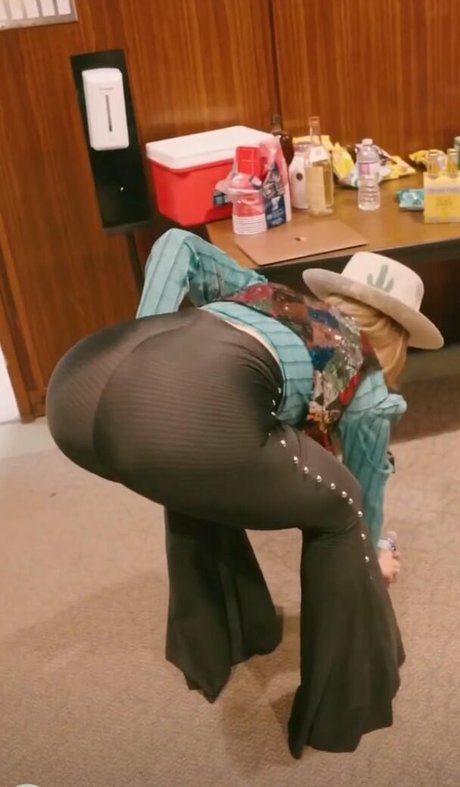 Lainey Wilson onlyfans leakd