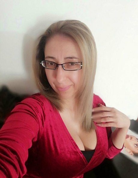 Aurica Velcota onlyfans leaj