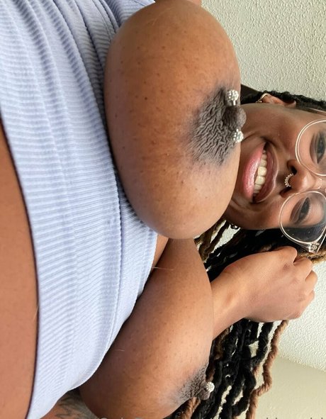 thecookieswirl nude on onlyfans