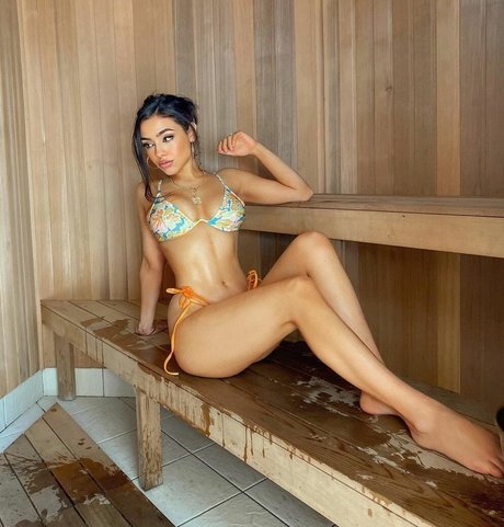 Jahni Littlewood onlyfans nudes