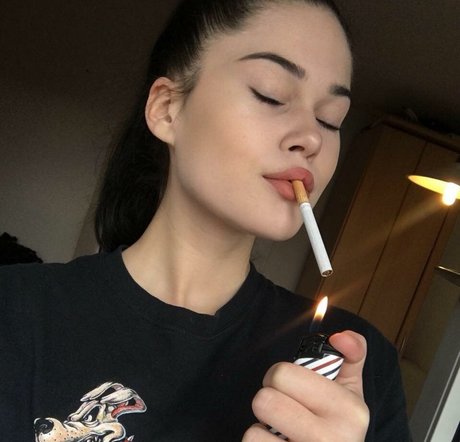 Ariane Ganz onlyfans model photos