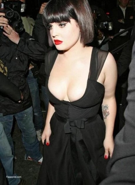 Kelly Osbourne onlyfans porn