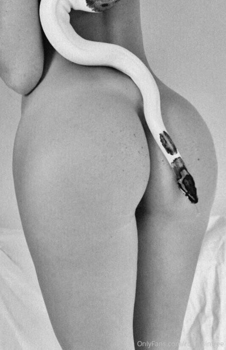 thekurv magazine onlyfans model