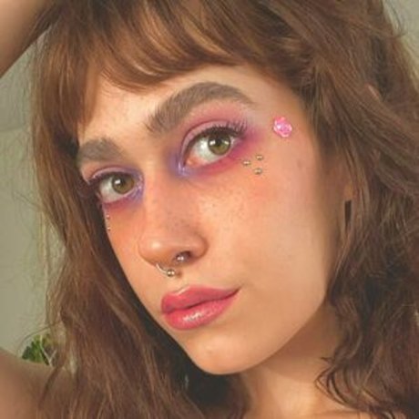 shades of violet Profile pic