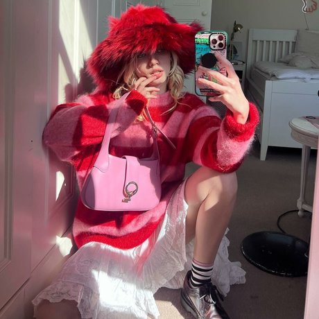 Lola Clark leak onlyfans