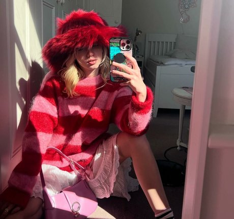 Lola Clark leaked onlyfans naked