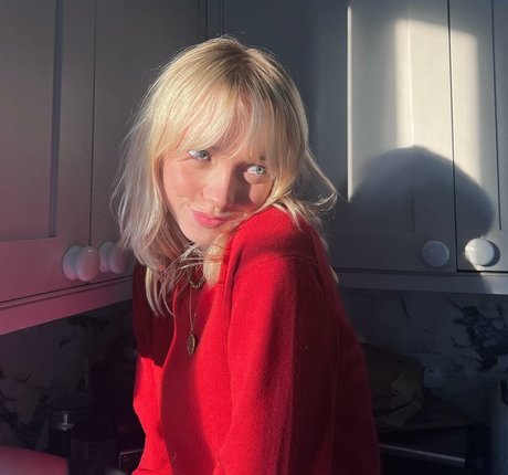 Lola Clark onlyfans nudes