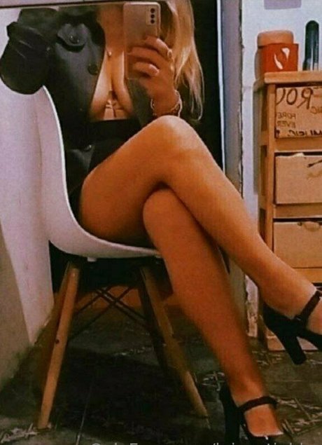 teen topless onlyfans top frame