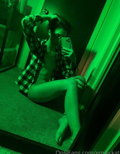 emily kat onlyfans leak free