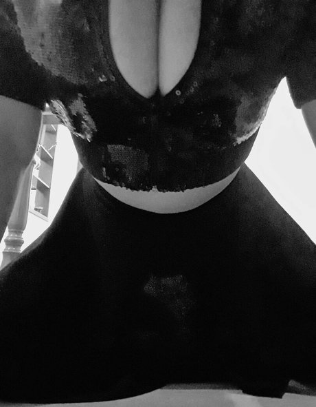 yamiahr4 naked onlyfans pics