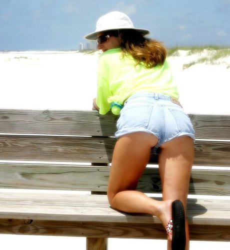 malibustringskristen onlyfans topless