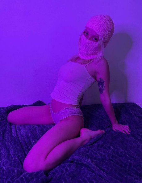 littleveraaa onlyfans content type