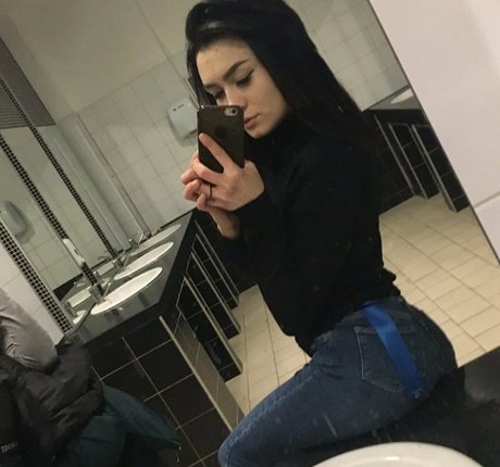 kiramoonlight only fans pic