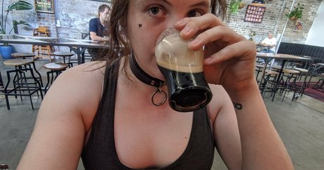 itsjunebug_ onlyfans desnuda