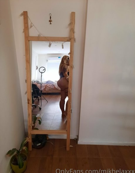 mikhelaxxx hot onlyfans