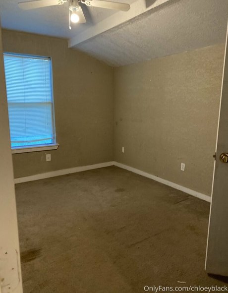 chloeyblack naked only fans