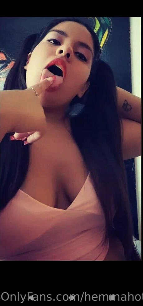 hemmahot onlyfans strip tease