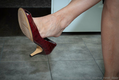 hot mama next door xxx only fans