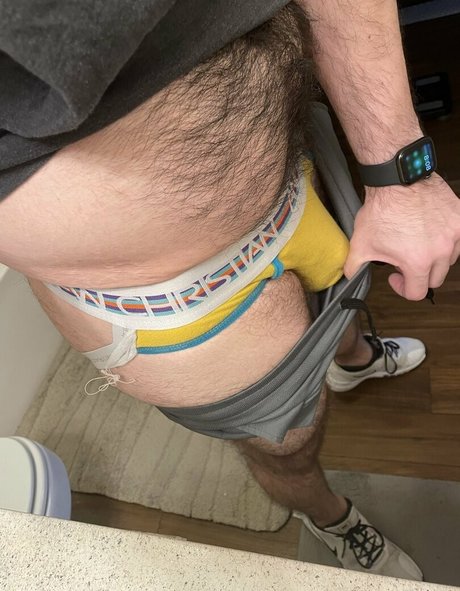 adjectiveotter Profile pic