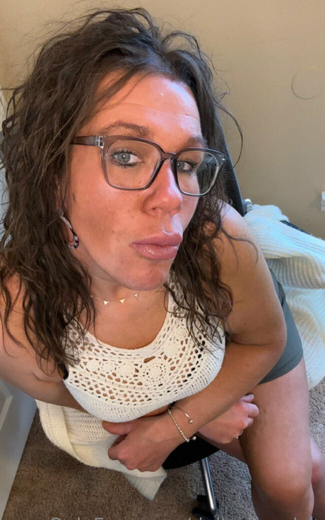 old lady onlyfans nudes plate