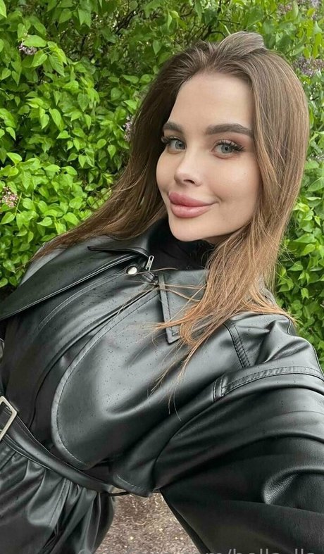 bella lla onlyfans for free