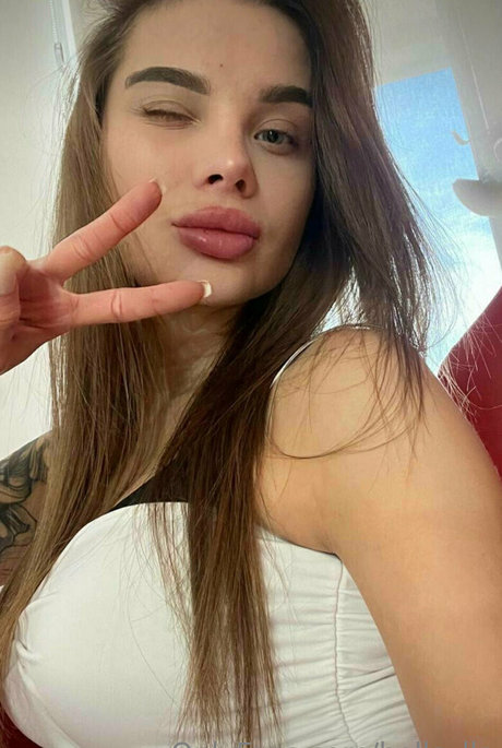 bella lla Profile pic