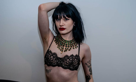 female muscle onlyfans nude candids