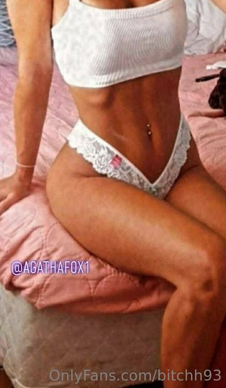 bitchh93 onlyfans naked