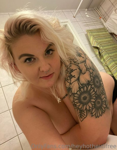 heyhotheidifree onlyfans page