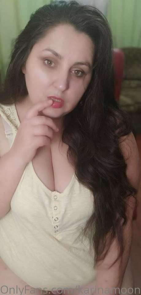 karinamoonn Profile pic