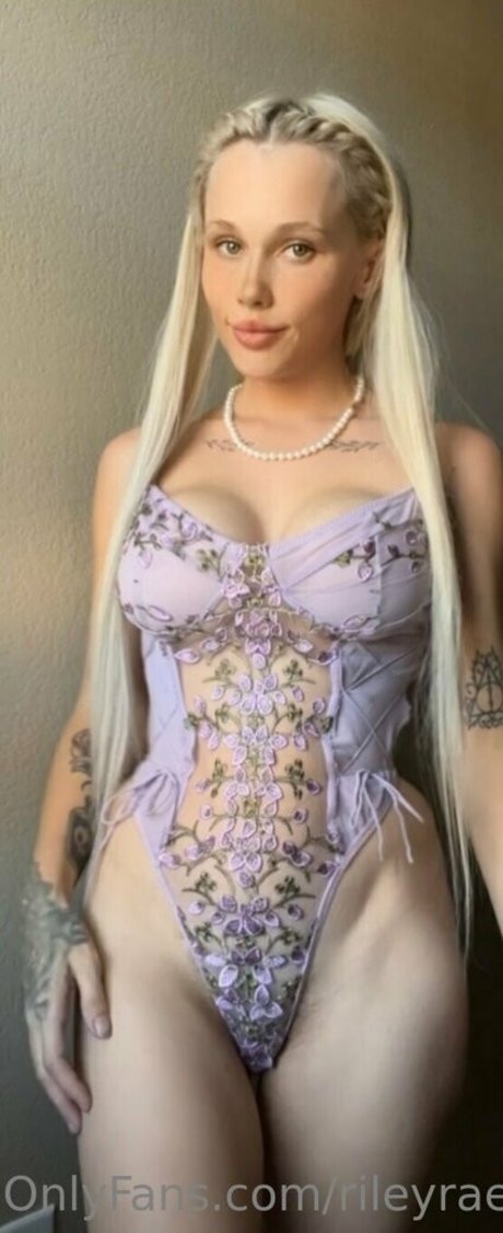 rileyraerides only fans pictures
