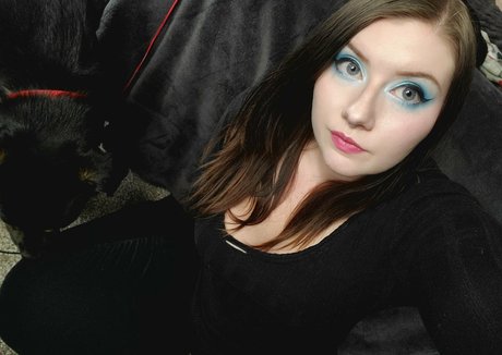 violetsinclaire onlyfans posts