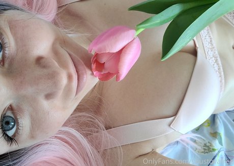 twerk onlyfans beautiful naked snapshot