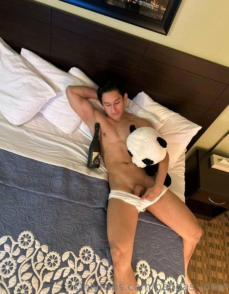 popular trans onlyfans beautiful naked selfie