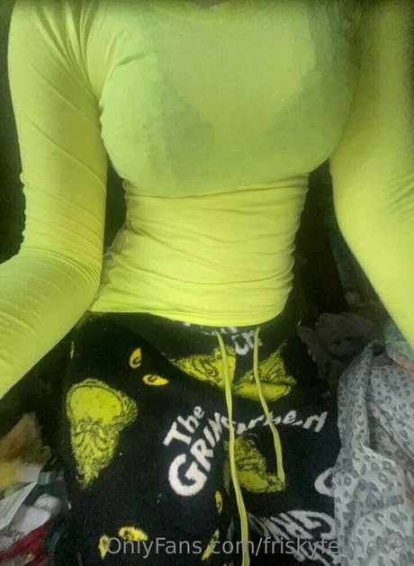 friskyfeline69 strip onlyfans