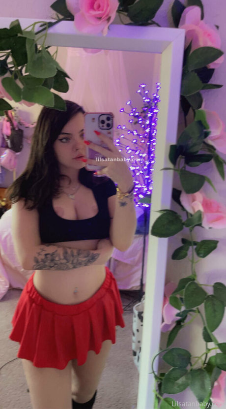 Lilsatanbaby onlyfans boobs