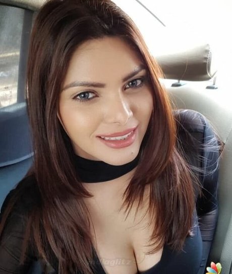 Sherlyn Chopra nude leaked onlyfans