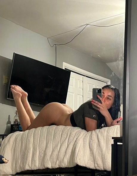 lianamariee nude leak onlyfans