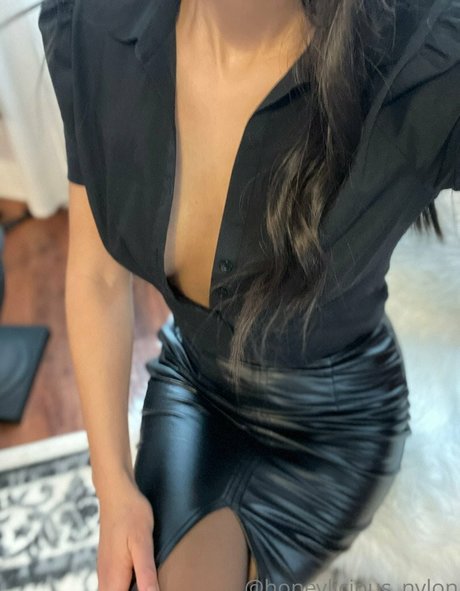 Simone Honey sex onlyfans