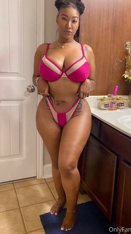 BlackBeautiful onlyfans striptease