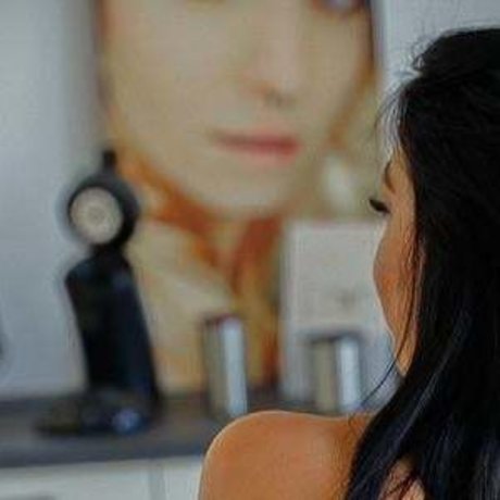 lrsrfrt onlyfans striptease