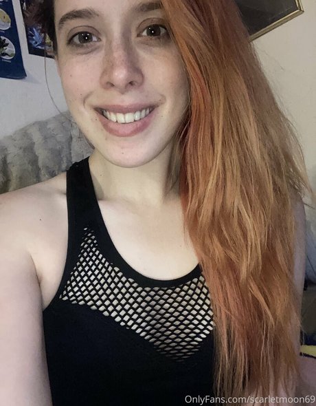 Scarlet Moon onlyfans leajs