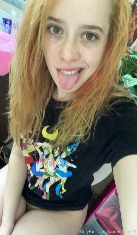 Scarlet Moon onlyfans model