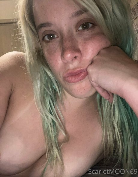 Scarlet Moon onlyfans nudes