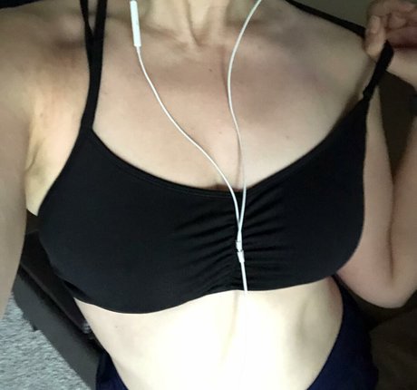 Emily Sequoia onlyfans leak