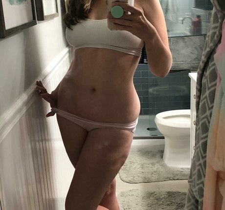 Emily Sequoia onlyfans nude leaks